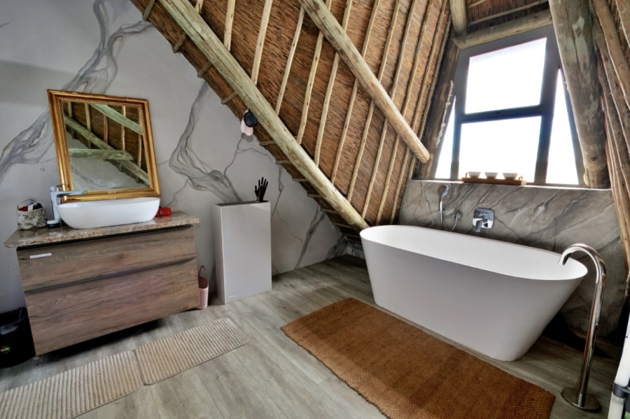 4 Bedroom Property for Sale in Stilbaai Wes Western Cape